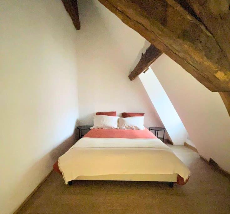 Atypique - Centre Historique - Appartement 2 Chambres Μπουρζ Εξωτερικό φωτογραφία